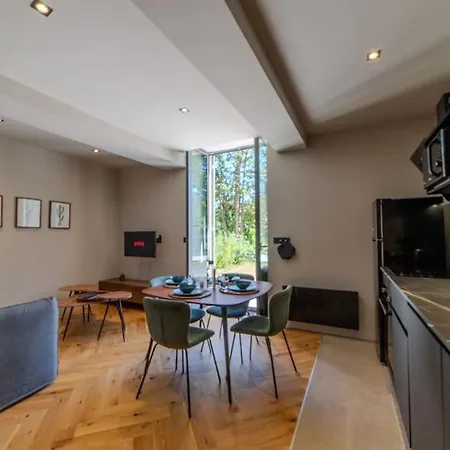 Le D'ecully Unique Avec Jardin A 10 Minutes De Lyon Апартаменты